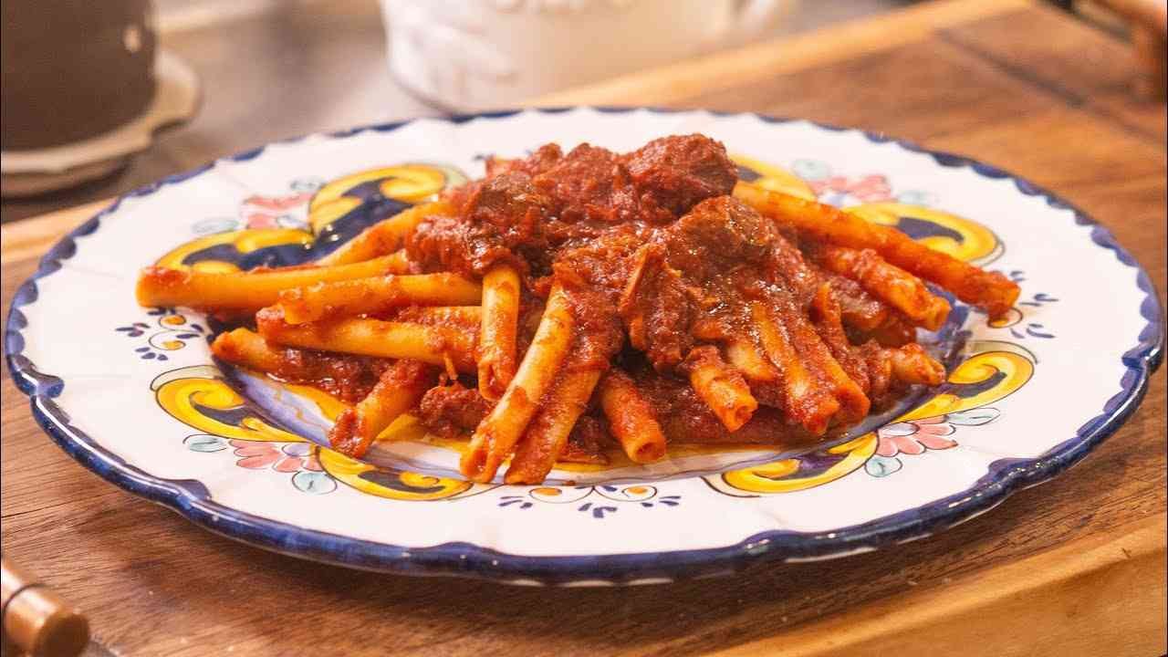 Classic Neapolitan Pasta (Pasta Napoletana) - Pasta